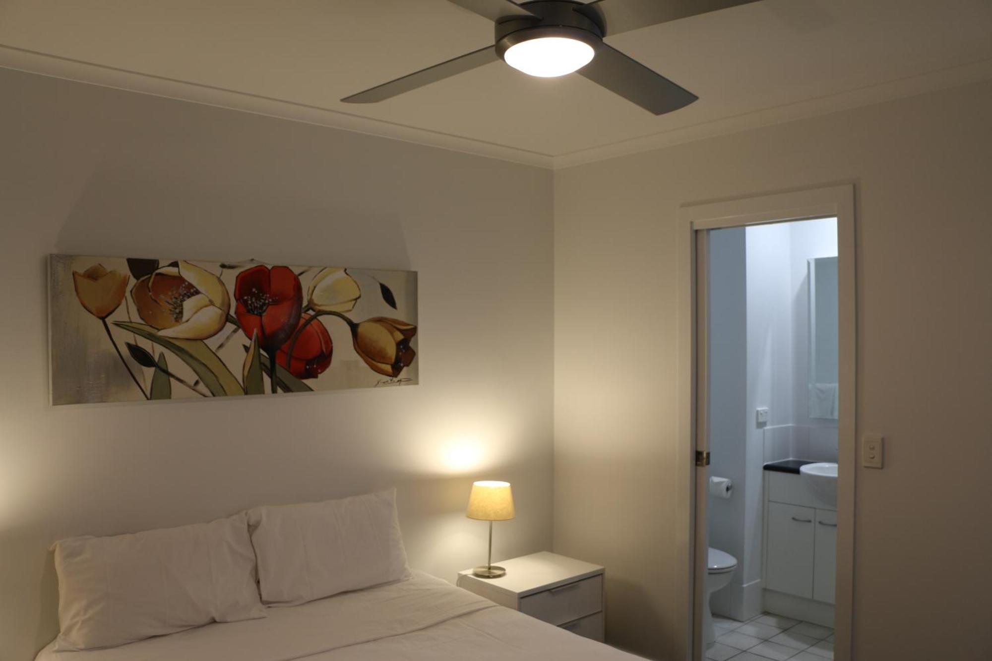 Frisco Apartments Brisbane Room photo