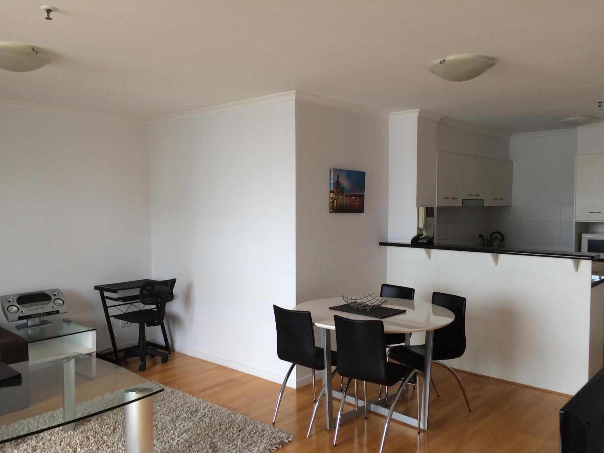 Frisco Apartments Brisbane Room photo